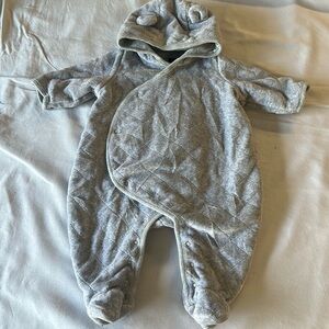 GAP - Grey quilted bunting bag winter onesie. Size 0-3 months.